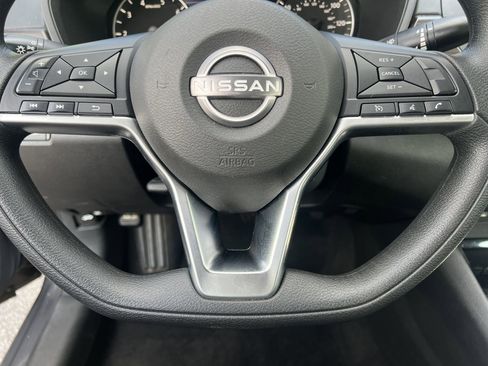 Used 2024 Nissan Altima 2.5 SV image 9