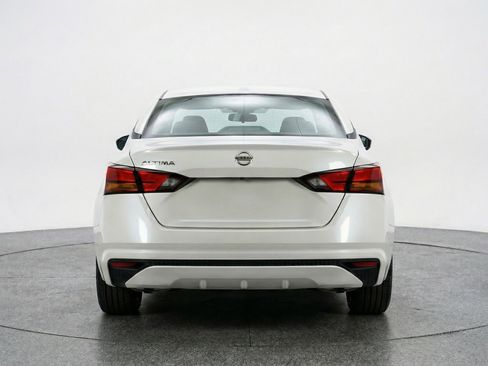 Used 2025 Nissan Altima 2.5 SV image 7