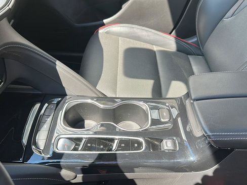 Used 2022 Buick Envision Essence w/ Sport Touring Package FWD image 16
