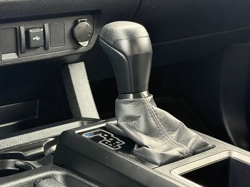 Certified 2023 Toyota Tacoma SR AWD/4WD image 24
