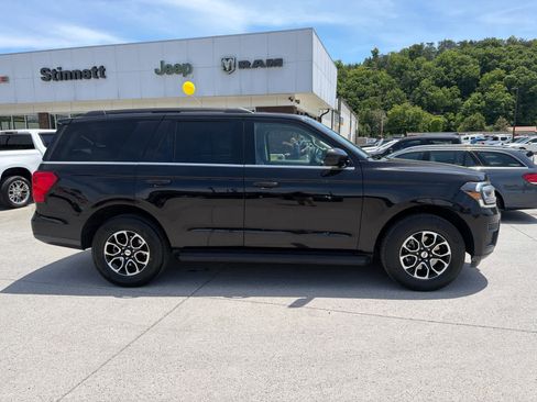 Used 2024 Ford Expedition XLT AWD/4WD image 5