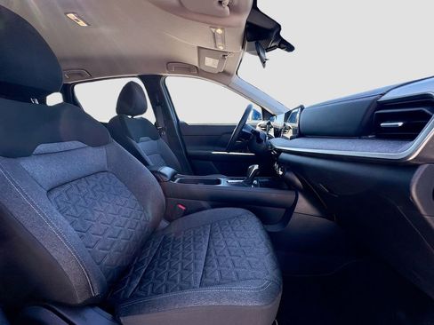 Used 2025 Nissan Kicks SV image 21