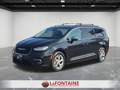 Used 2023 Chrysler Pacifica Limited