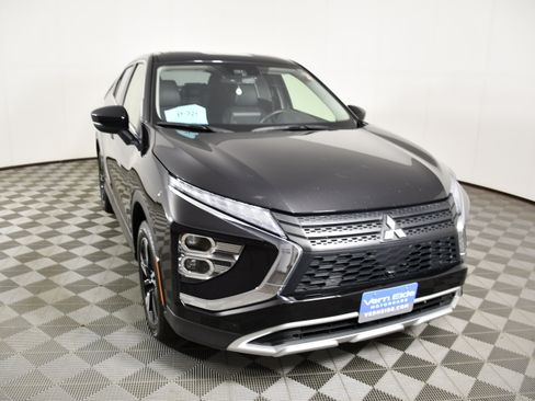 Used 2025 Mitsubishi Eclipse Cross SE AWD/4WD image 3