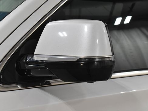 Used 2020 Cadillac Escalade ESV Luxury AWD/4WD image 36