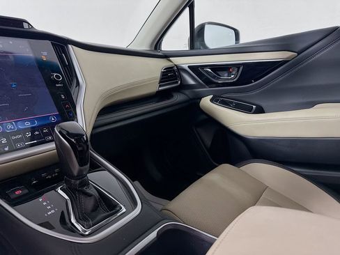 Used 2020 Subaru Outback Limited image 21