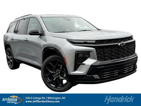 Certified 2024 Chevrolet Traverse RS w/ LPO, Floor Liner Package image 1