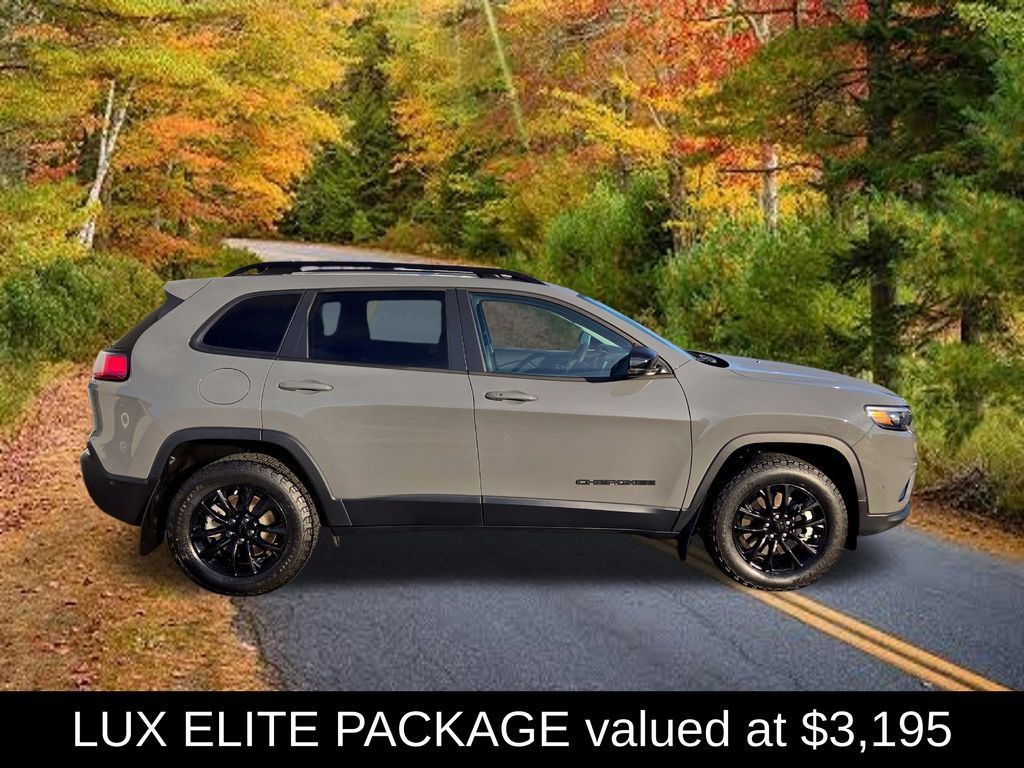 Used 2023 Jeep Cherokee Altitude Lux w/ Lux Elite Package AWD/4WD image 2