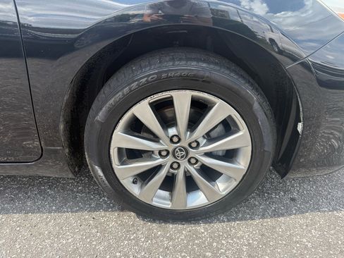 Used 2017 Toyota Camry LE image 4