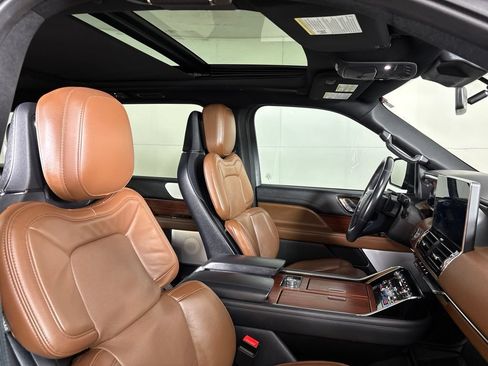Used 2023 Lincoln Navigator L Reserve AWD/4WD image 20