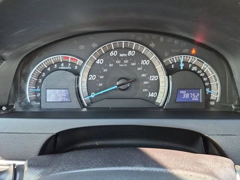 Used 2014 Toyota Camry SE FWD image 10