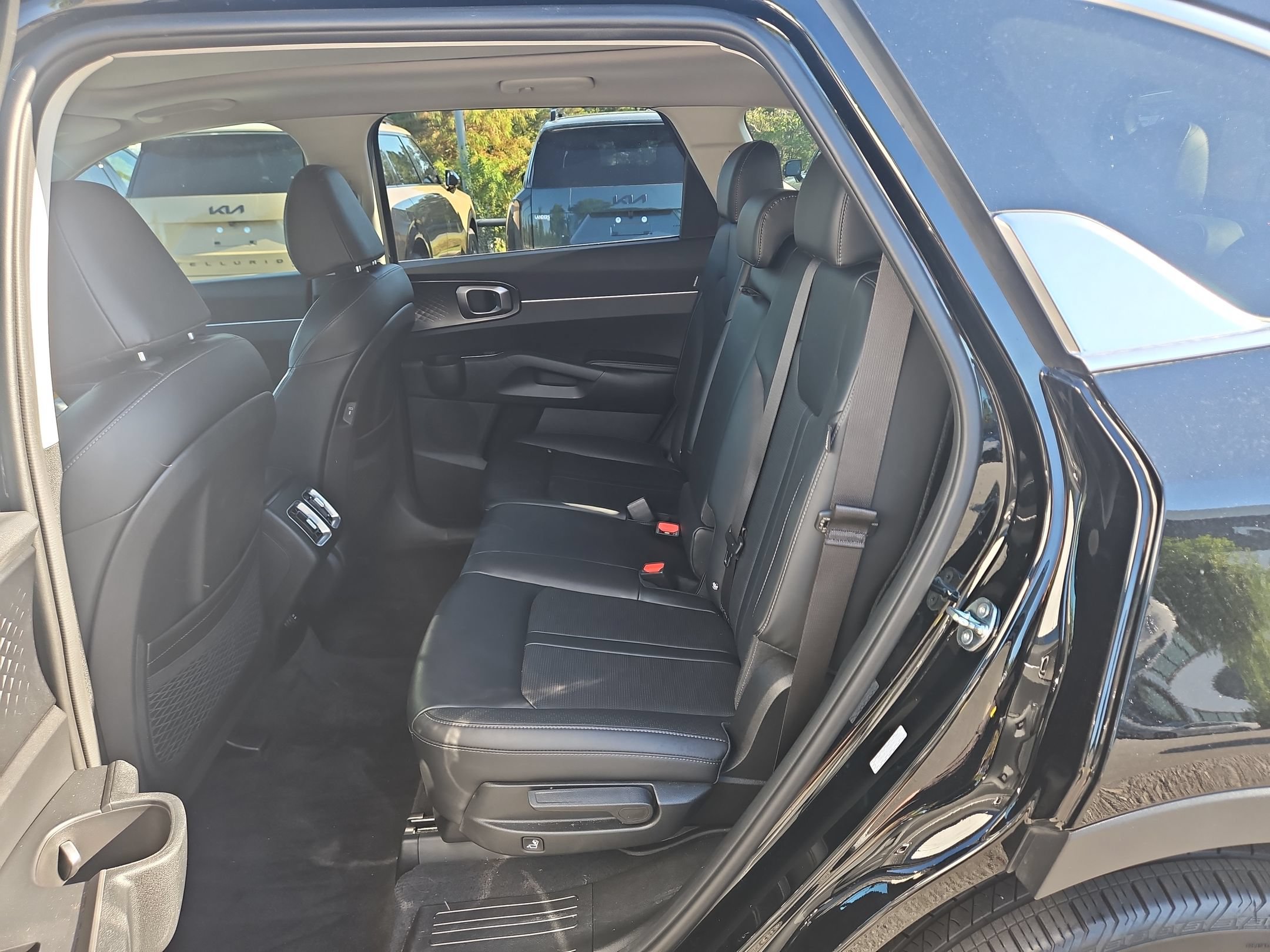Used 2025 Kia Sorento S w/ Panoramic Sunroof Package FWD image 37