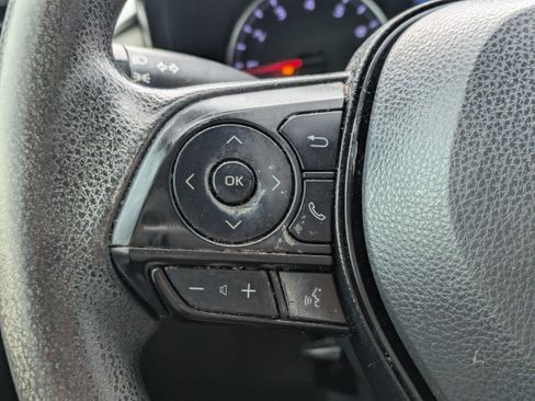 Used 2022 Toyota RAV4 XLE FWD image 21