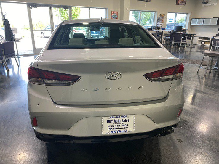Used 2019 Hyundai Sonata SEL w/ Tech Package 02 FWD image 7