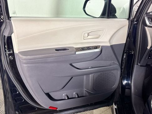 Used 2021 Toyota Sienna LE FWD image 10
