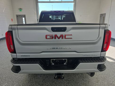 Used 2023 GMC Sierra 2500 Denali w/ Denali Ultimate Package image 4