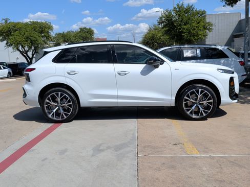 New 2026 Audi Q3 quattro 2.0T AWD/4WD image 36