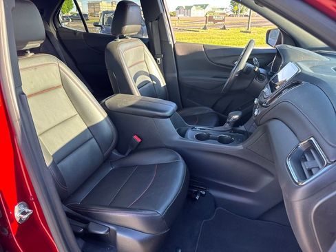Used 2022 Chevrolet Equinox RS w/ RS Leather Package image 13