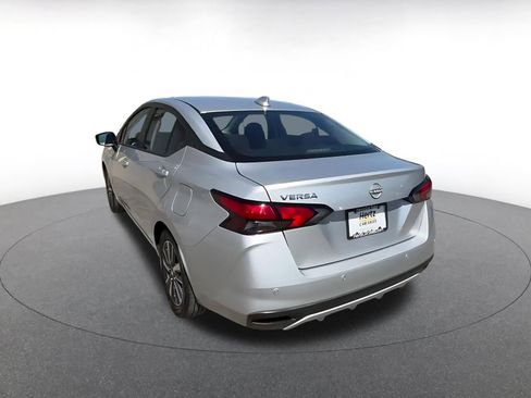 Used 2025 Nissan Versa SV FWD image 11