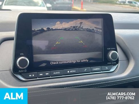 Used 2024 Nissan Rogue S FWD image 34