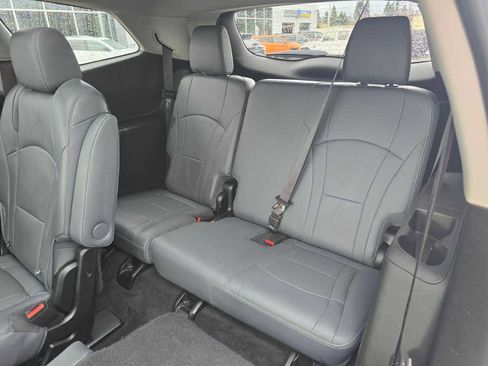 Used 2020 Buick Enclave Essence w/ Sound and Sites Package image 17