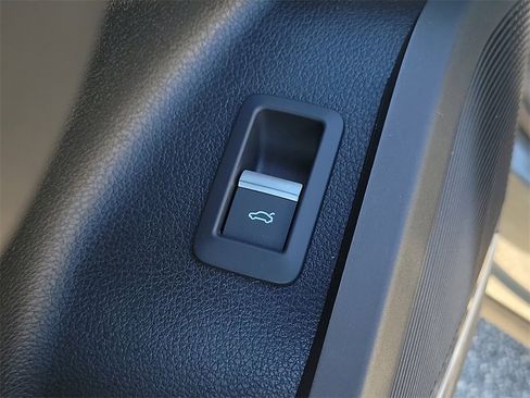 Certified 2023 Audi SQ5 Premium Plus w/ Premium Plus Package image 19