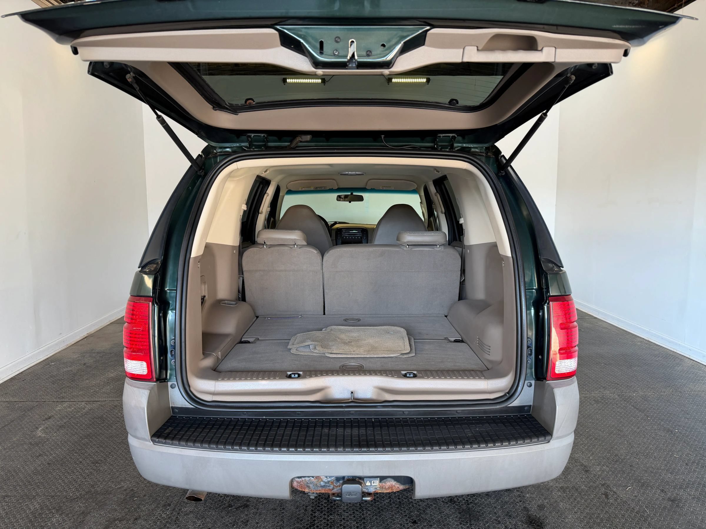 Used 2002 Ford Explorer XLS RWD image 32