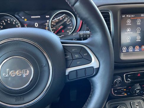 Used 2019 Jeep Compass Trailhawk w/ Leather Interior Group AWD/4WD image 24