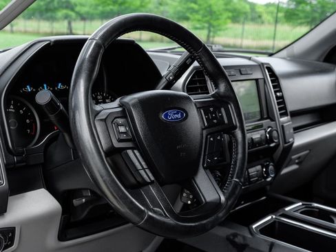 Used 2019 Ford F150 XLT w/ Equipment Group 302A Luxury AWD/4WD image 19