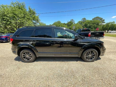 Used 2017 Dodge Journey SE w/ Flexible Seating Group image 7