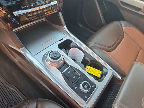 Used 2022 Ford Explorer King Ranch w/ Technology Package AWD/4WD image 10