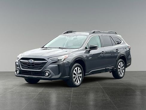 Used 2023 Subaru Outback Premium AWD/4WD image 3