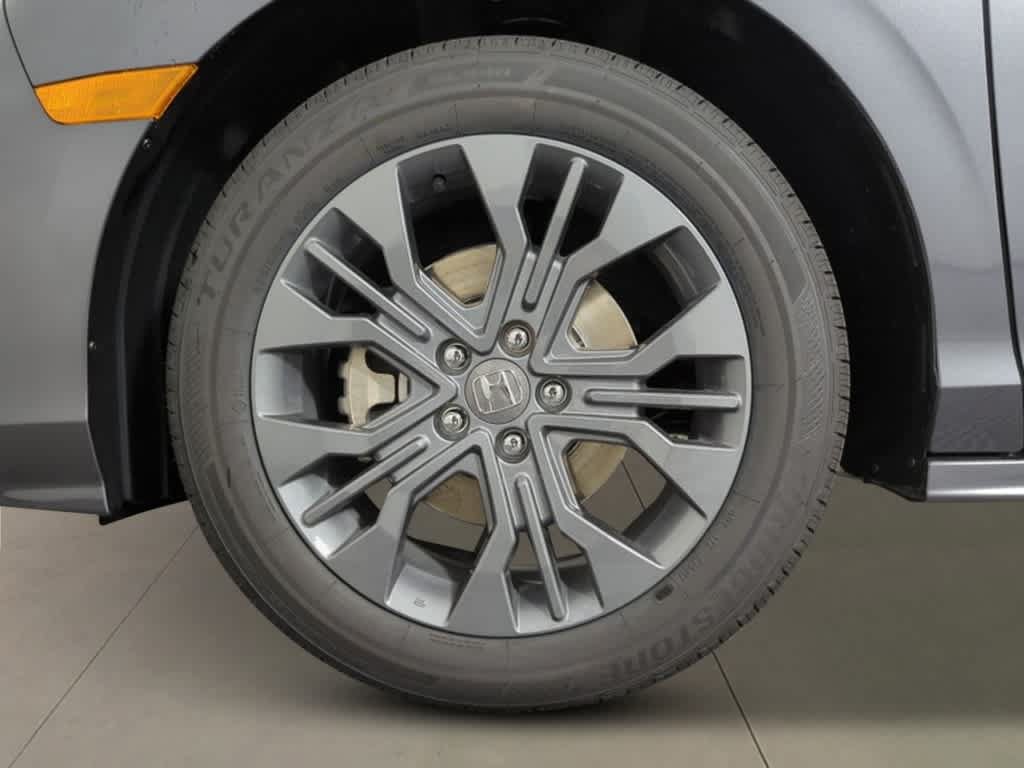 New 2027 Honda Odyssey Touring image 8