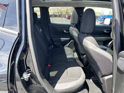 Certified 2023 Jeep Renegade Latitude w/ Sun/Sound Group AWD/4WD image 15