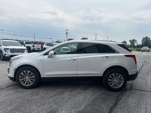 Certified 2019 Cadillac XT5 Luxury w/ Trailering Package AWD/4WD image 4