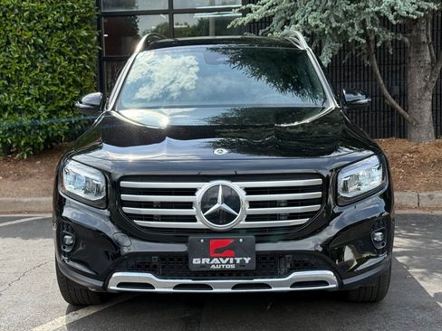 Used 2024 Mercedes-Benz GLB 250 4MATIC image 3