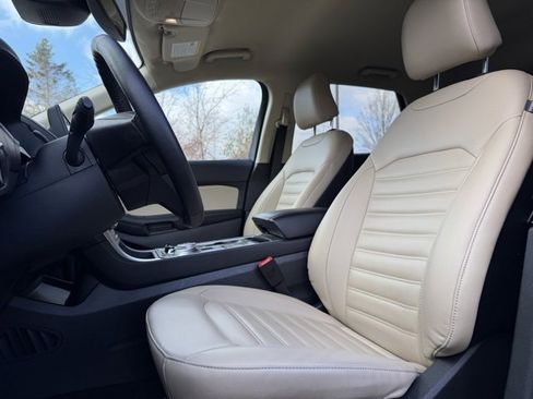 Used 2023 Ford Edge SEL w/ Convenience Package image 17