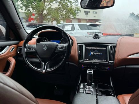 Used 2019 Maserati Levante image 19