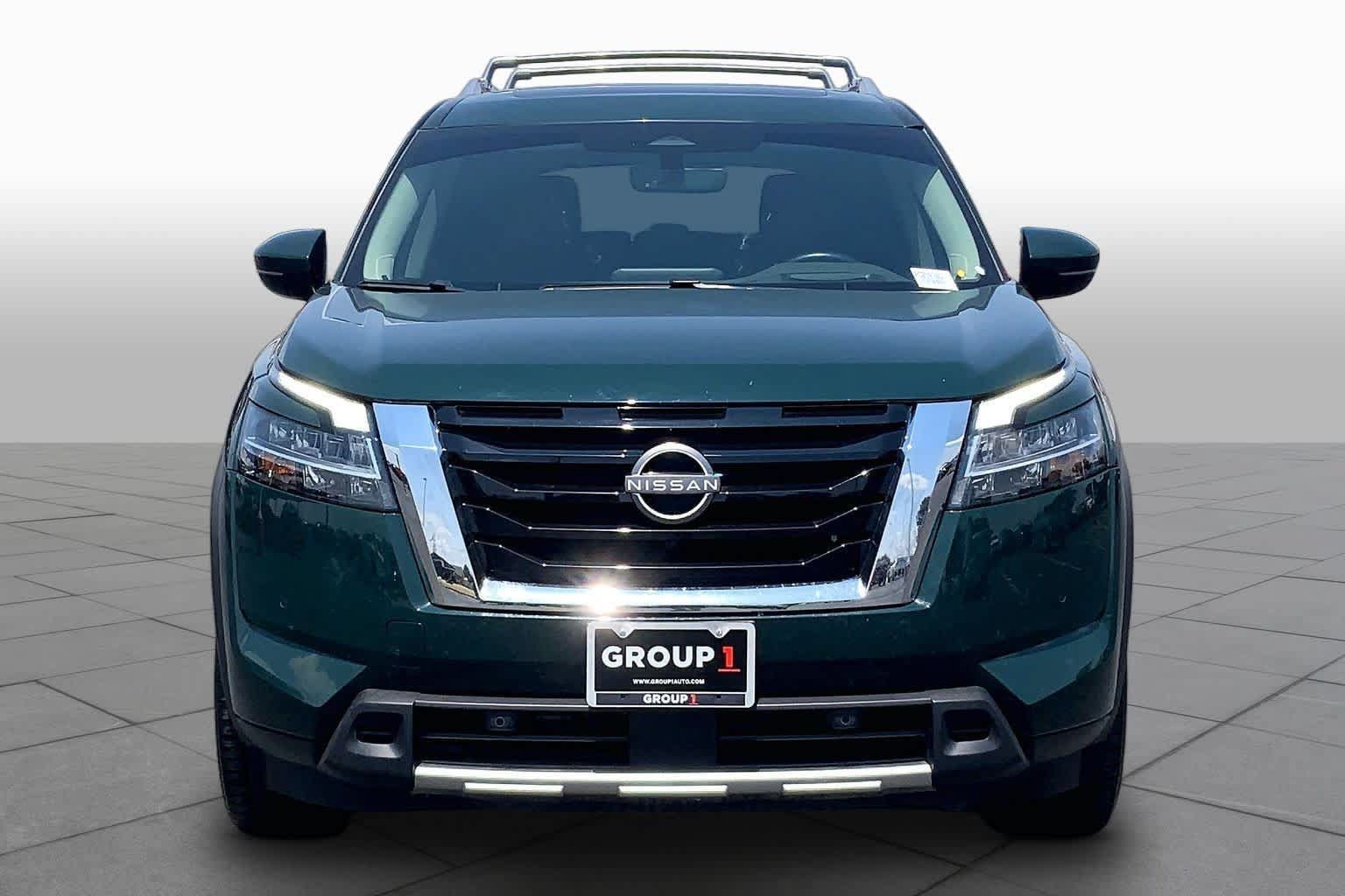 Used 2023 Nissan Pathfinder Platinum FWD image 4