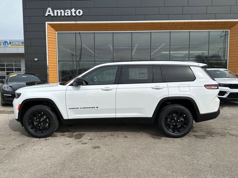 New 2026 Jeep Grand Cherokee L 4WD image 9