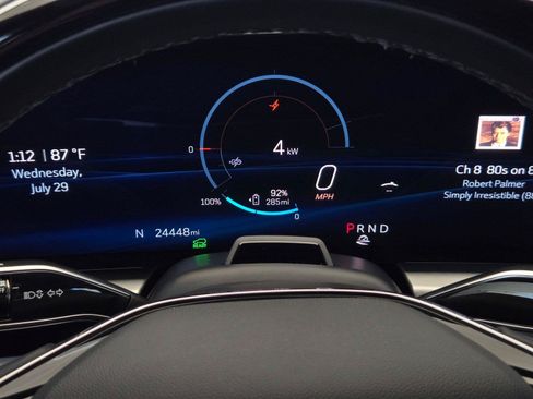 Certified 2024 Cadillac Lyriq Luxury AWD/4WD image 15