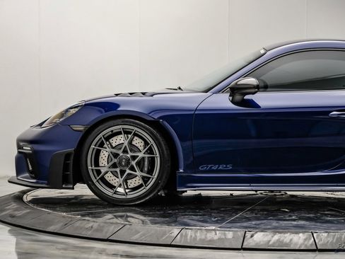 Used 2025 Porsche 718 Cayman GT4 RS RWD image 9