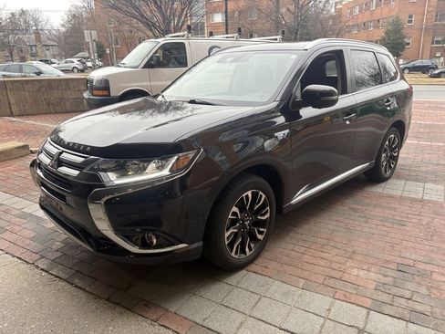 Used 2018 Mitsubishi Outlander GT image 7