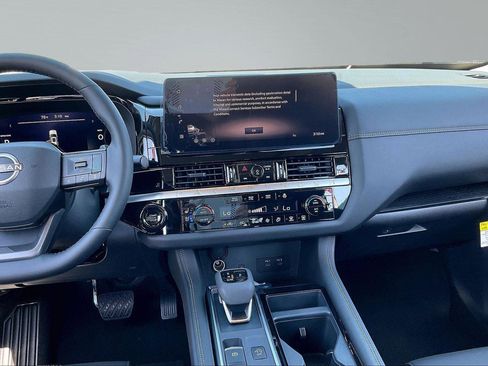 New 2026 Nissan Pathfinder Platinum AWD/4WD image 8