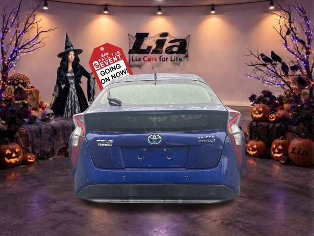 Used 2017 Toyota Prius Three w/ Advanced Technology Package FWD image 4