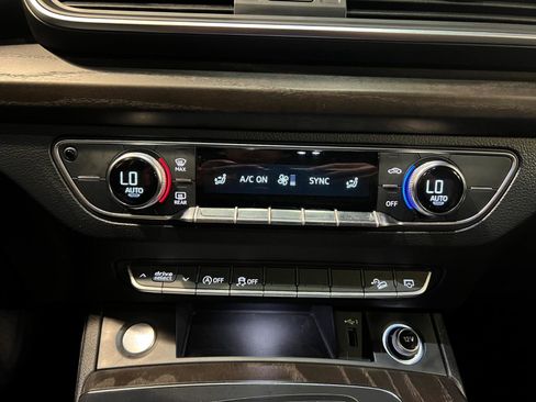 Used 2018 Audi Q5 2.0T Premium image 19