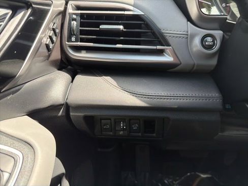 Used 2023 Subaru Outback Limited AWD/4WD image 17