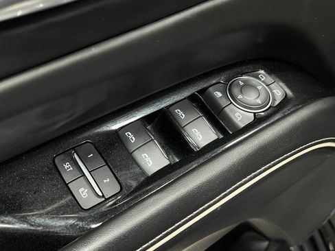 Used 2022 Cadillac Escalade ESV Sport Platinum AWD/4WD image 17