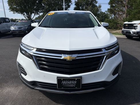 Used 2024 Chevrolet Equinox LT AWD/4WD image 3