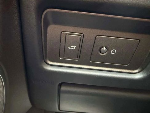 Used 2019 Land Rover Range Rover Evoque image 29